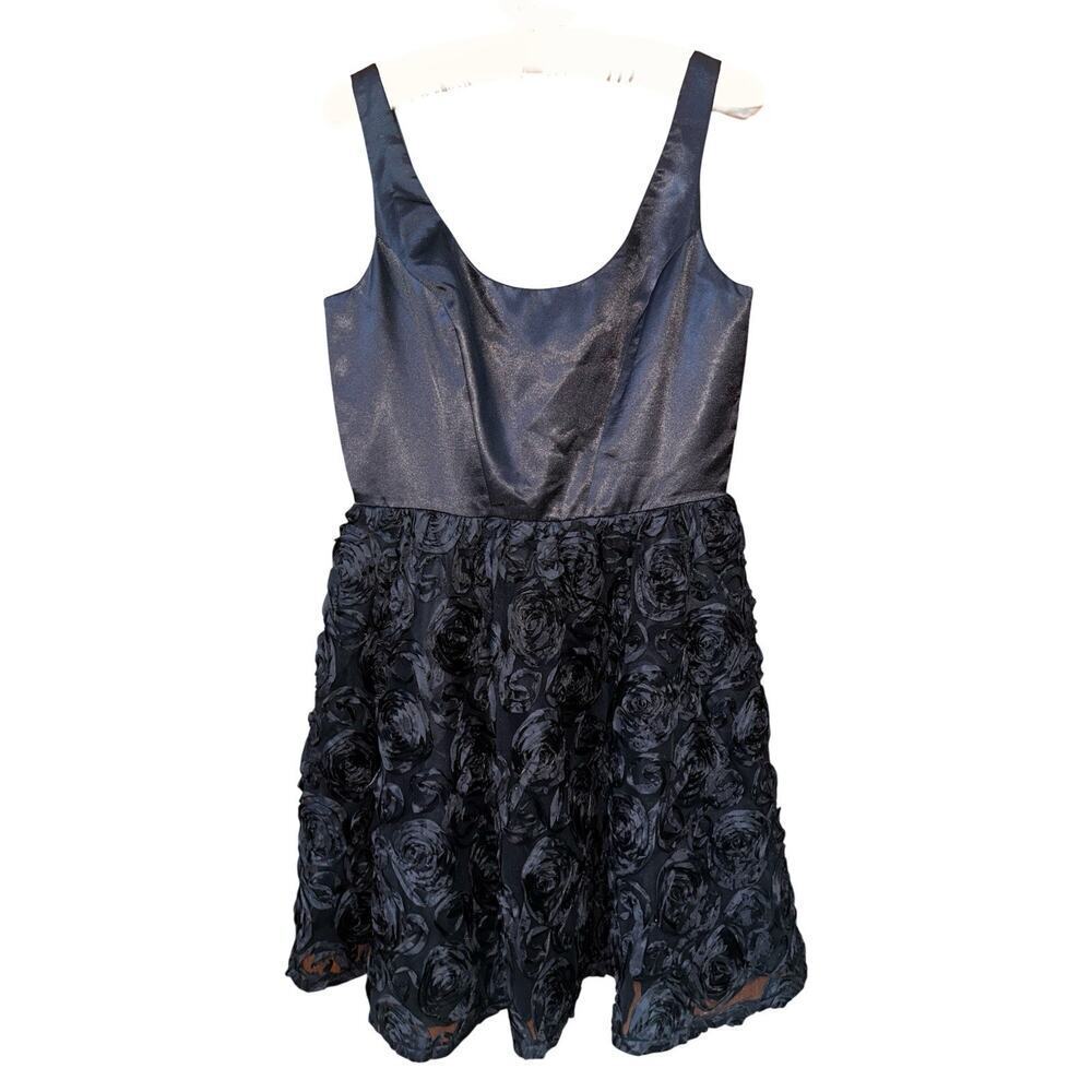 Adrianna Papell Women’s Boutique Black Rose Petal Cocktail Fit Flare Dress Sz. 8 - Picture 2 of 13